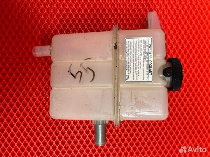 Бачок расширительный Toyota Noah ZWR80G 2ZR-FXE