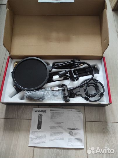 Конденсаторный студийный микрофон BM-800