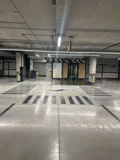 Машиноместо, 15 м²