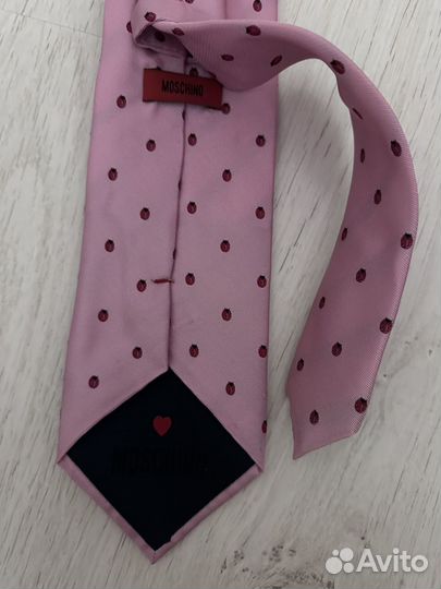 Новый галстук Moschino