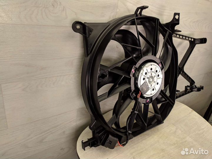 Вентилятор охлаждения Opel Astra H Zafira B