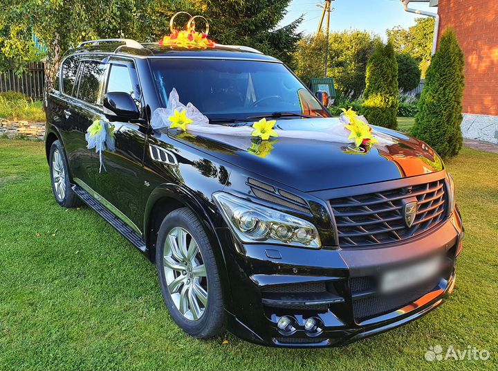 Украшение на свадебную машину. Белое и розовое