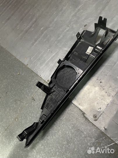 Опора полки багажника правая 21710-5607070-00