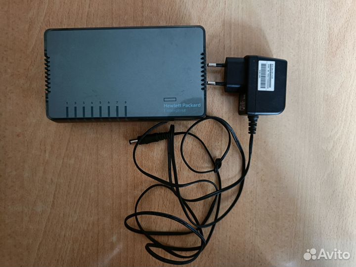 Коммутатор HP JH408A 8-портов 1000Mbps