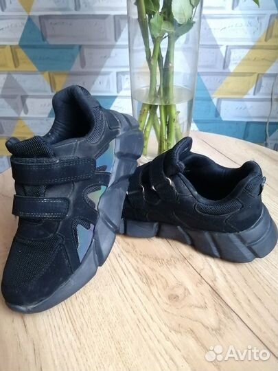 Кроссовки для девочки