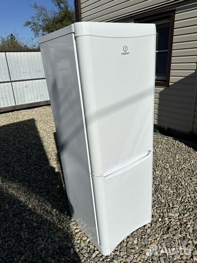 Холодильник бу indesit