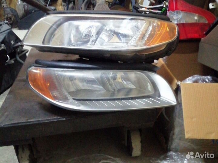 Фара галоген на Volvo XC 70, S 80 2