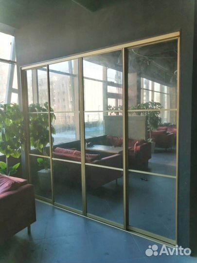 Раздвижная перегородка с матовым стеклом