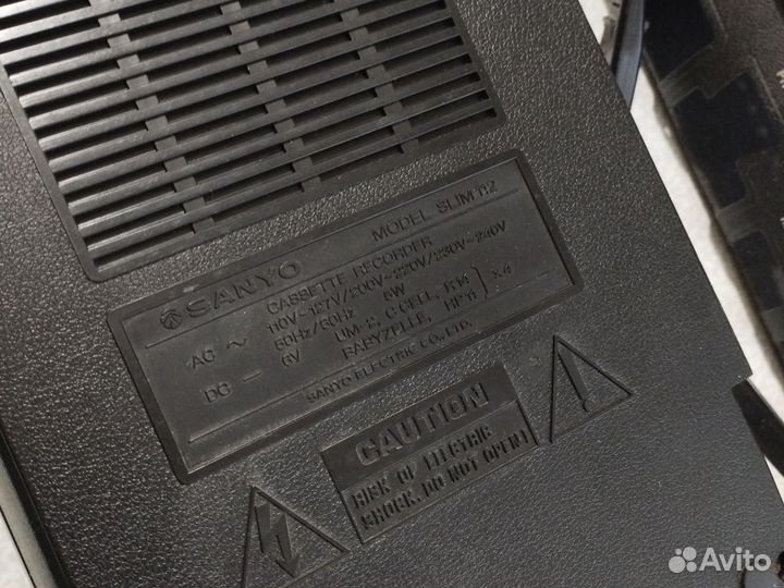 Магнитофон Sanyo Slim 112