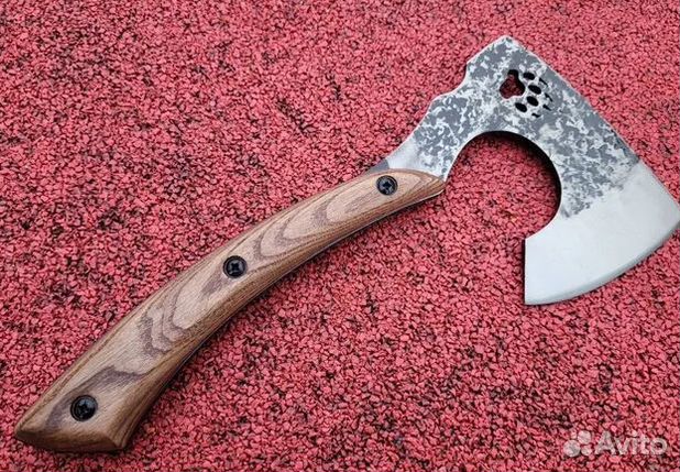 Красивый и брутальный топор походный Скиф