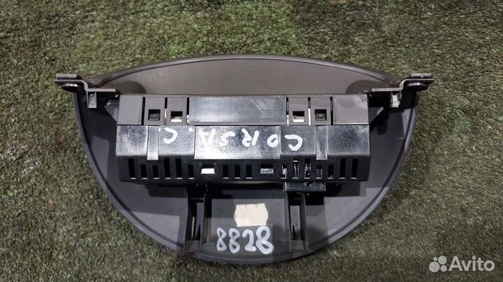 Дисплей информационный (Часы) Corsa C