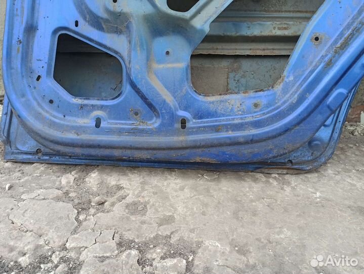 Двери на Renault Logan 1