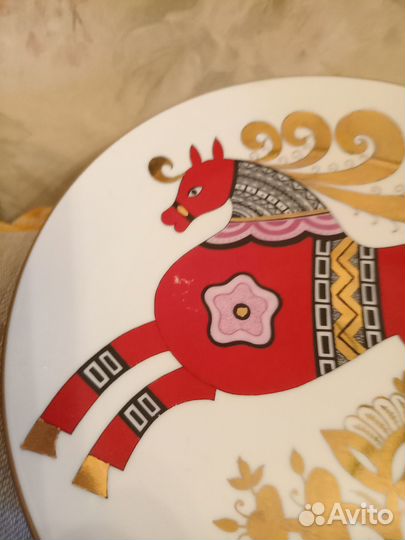 Тарелка декоративная, ифз, красный конь