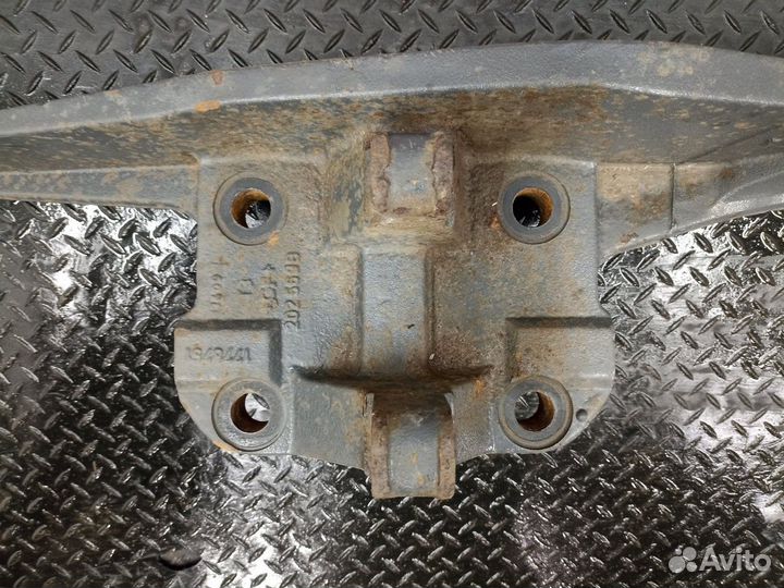 Кронштейн пневморессоры правый Daf CF, Daf XF105