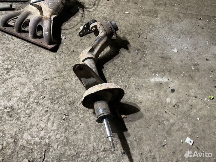 Стойка подвески передняя левая Daewoo Nexia N150