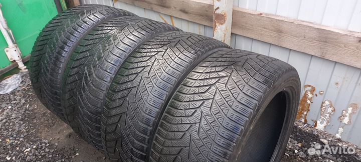 Yokohama BluEarth Winter V905 315/35 R21 и 275/40 R21