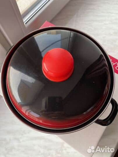 Бронь Кастрюля эмал с крышкой 3,5-4 л новая