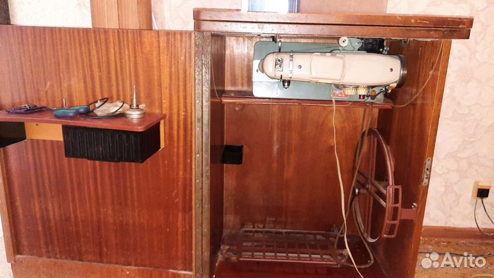 Швейная машина LADA 237-1(Чехословакия)