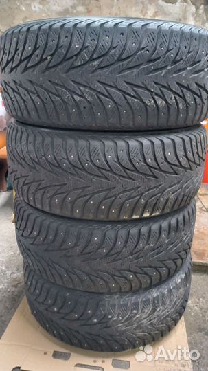 Yokohama Ice Guard Stud IG35 215/50 R17 27VR