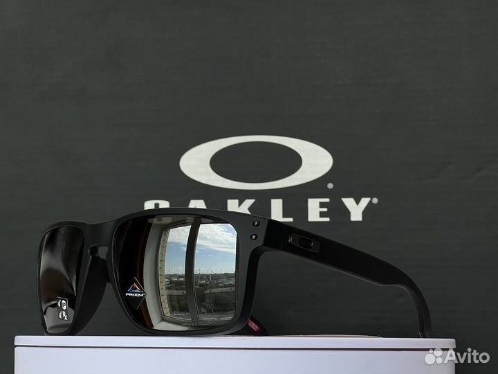 Солнцезащитные очки Oakley Holbrook XL Black
