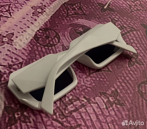 Солнцезащитные очки