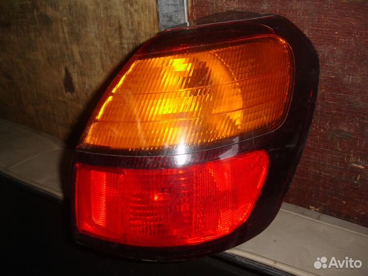 Фонарь задний прав Subaru Legacy Outback B12 98-03