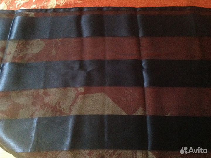 Красивые шарфики новые. Полосатый синий и с узором