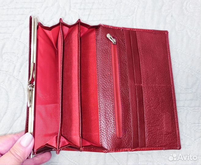 Кошелёк красный Fani привлекающий деньги