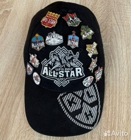 Хоккейные значки матчей звезд кхл на бейсболке