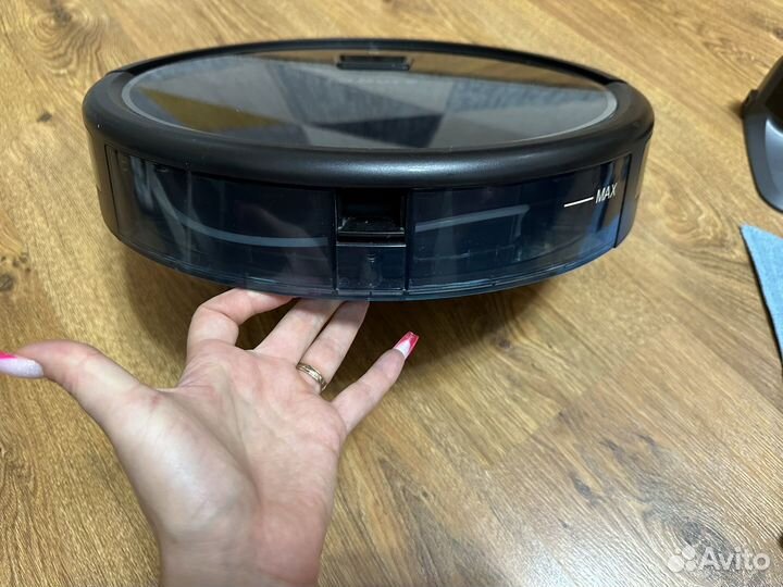 Пылесос робот с функцией влажной уборки bort