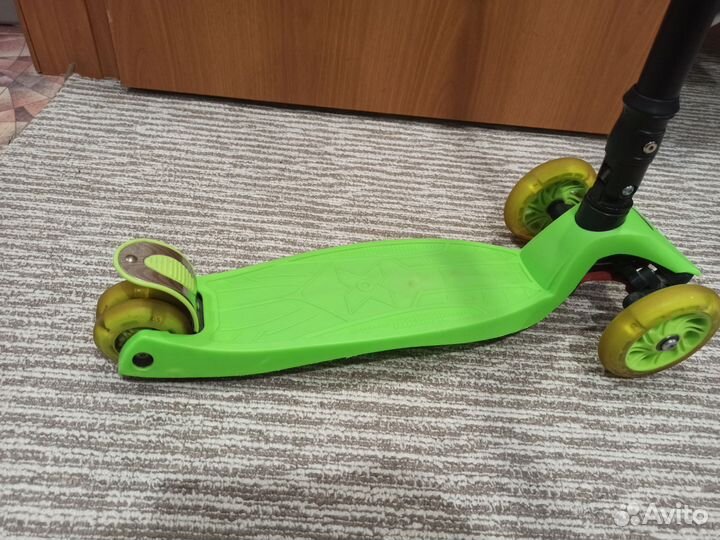 Самокат детский трехколесный(светящиеся колёса)