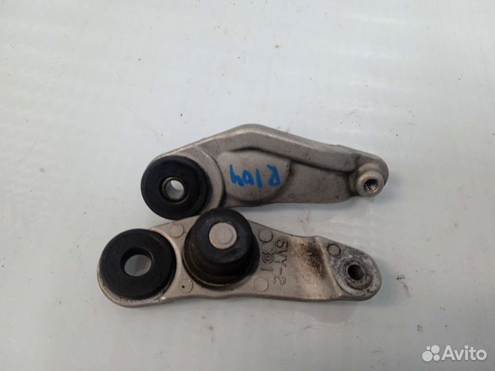 Yamaha R1 2004-2006. Крепления бака