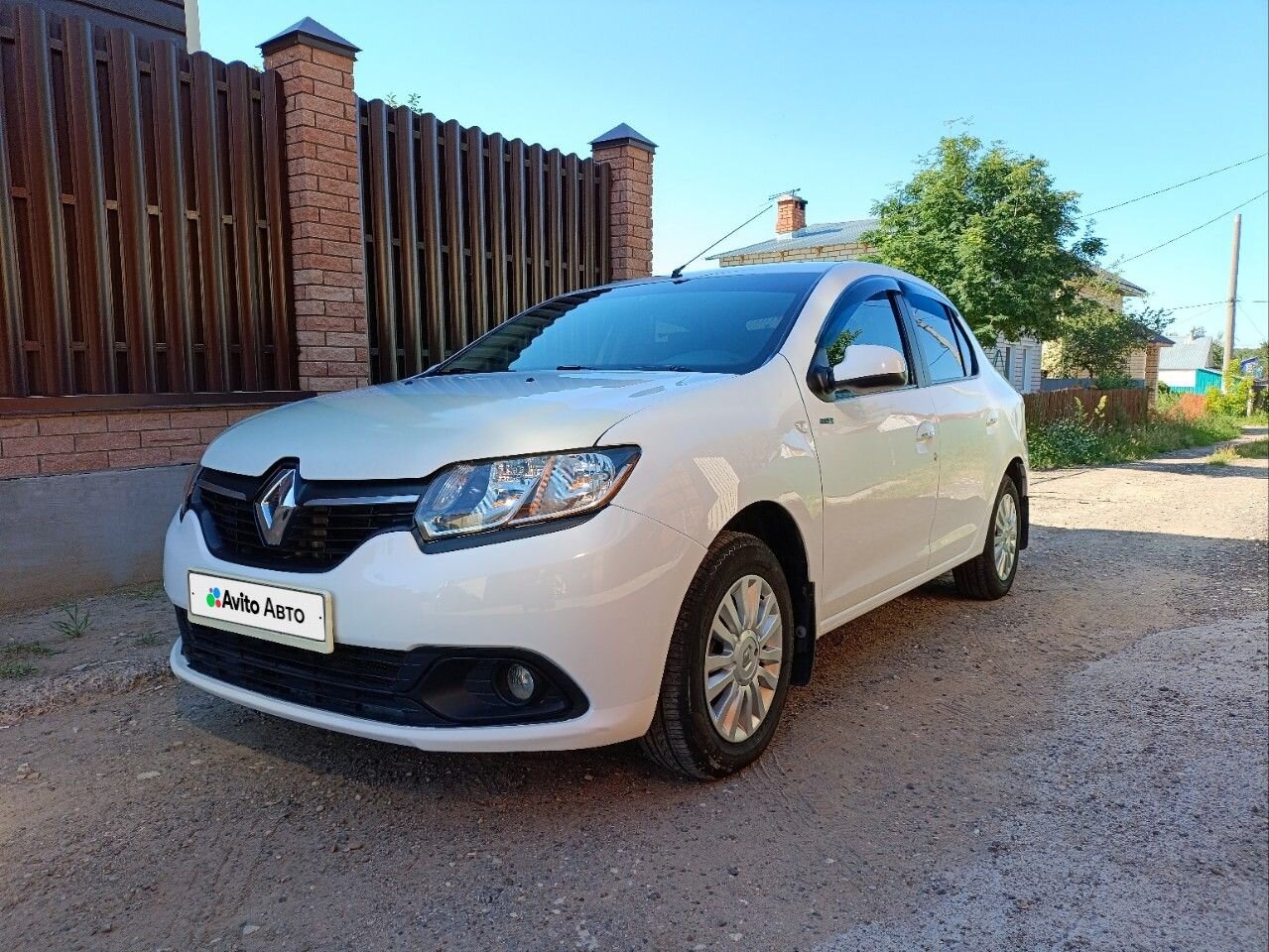 Renault Logan: фото владельца