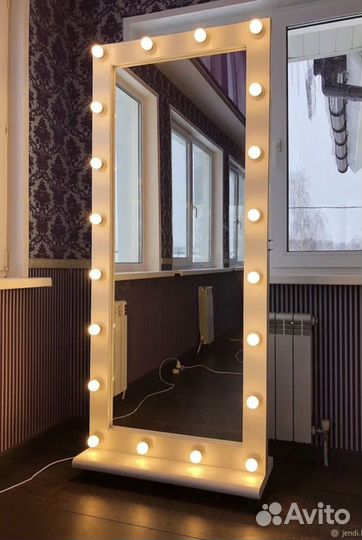 Зеркало с подсветкой в полный рост