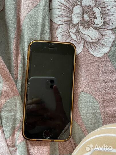 Телефон iPhone 6s