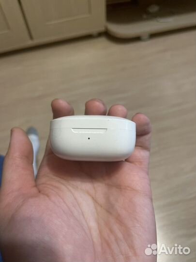 Кейс для наушников QCY