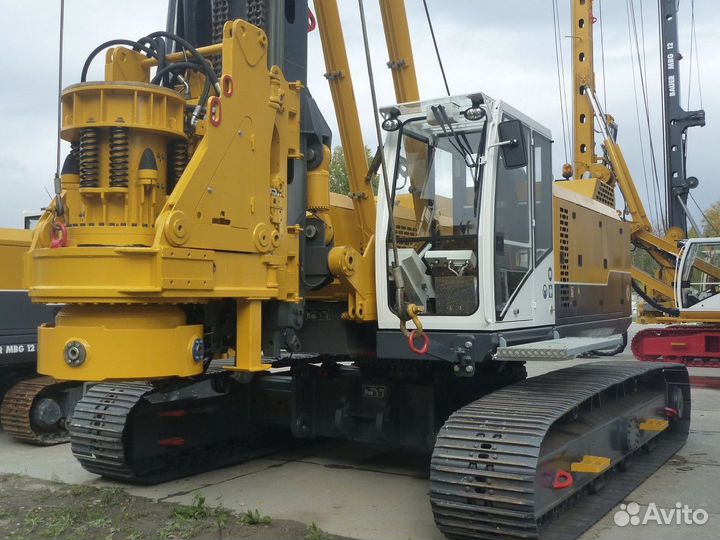 На разборке Джон дир John Deere