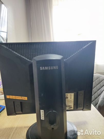 Монитор Samsung 740n