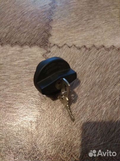 Крышка бензобака с замком