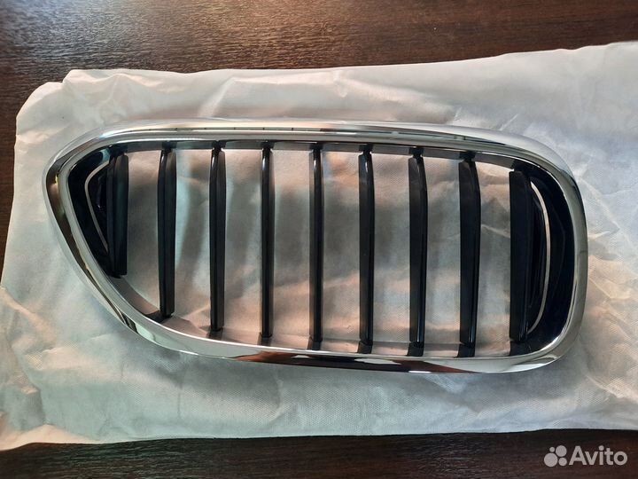 BMW 5 G30 решетка радиатора правая 7383520 новая