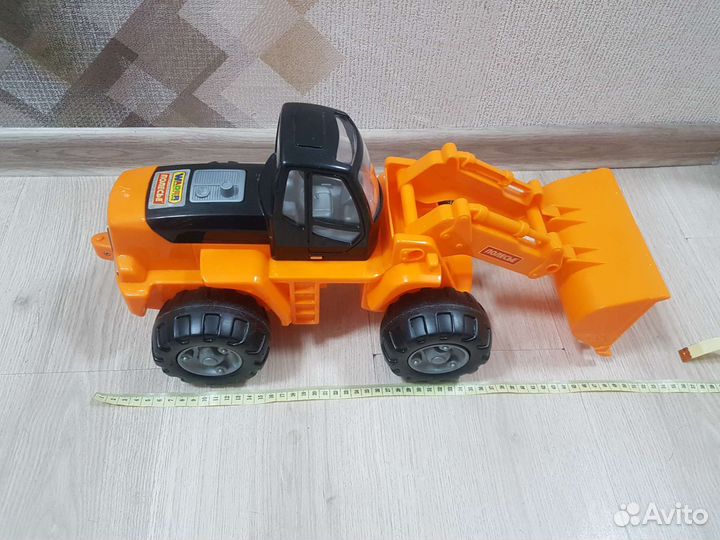 Бульдозер игрушка