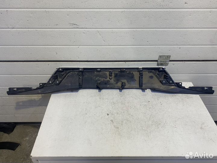 Mitsubishi Outlander 3 с 2015 - Накладка двери баг