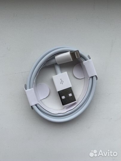 Кабель для зарядки iPhone