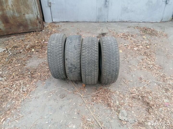 Bridgestone Blizzak DM-V3 215/65 R16