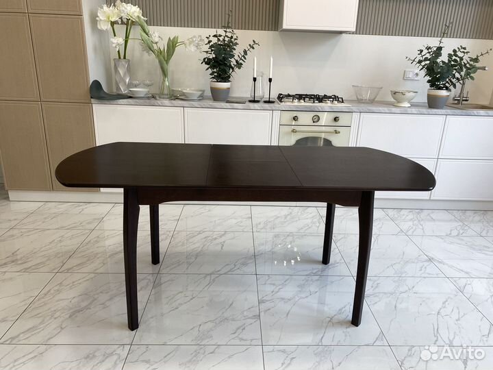 Стол обеденный