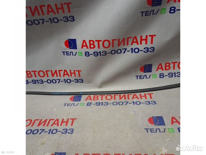 Молдинг лобового стекла верхний mercedes benz C-class (W203) 2000-2006