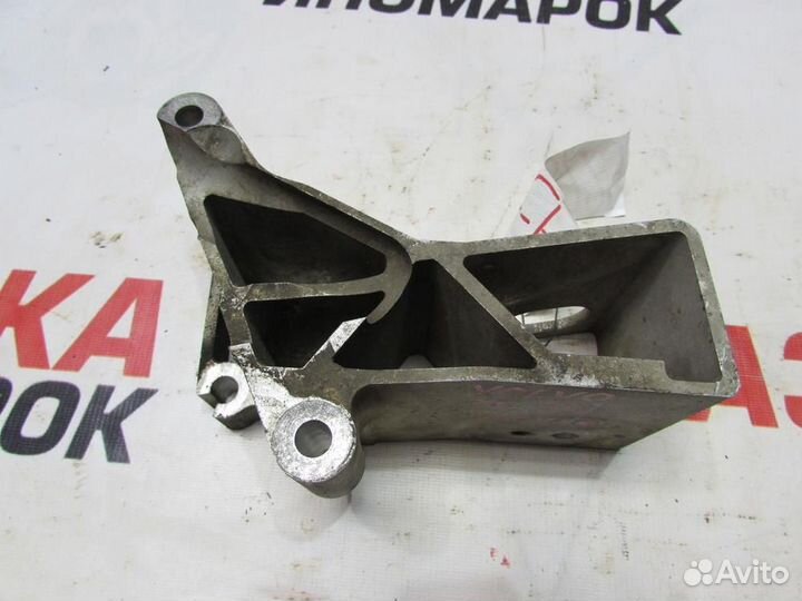 Кронштейн двигателя задний для Volvo XC70 1 Cross