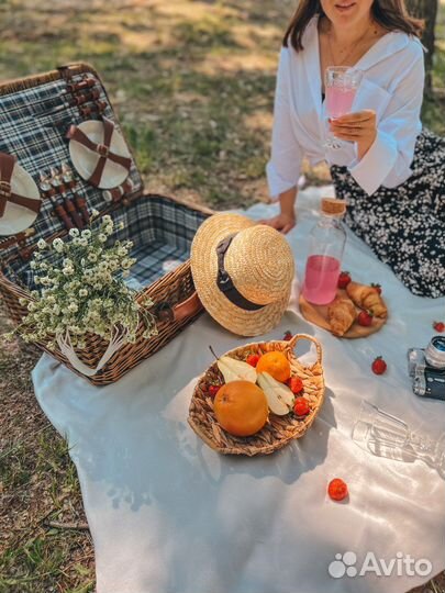 Корзина для пикника с посудой