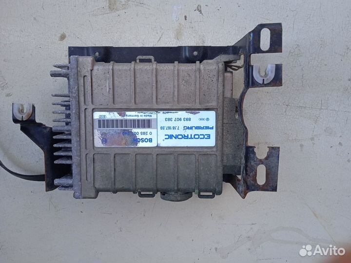Блок управления двигателем 893907383