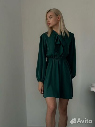 Платье женское мини атласное с бантом